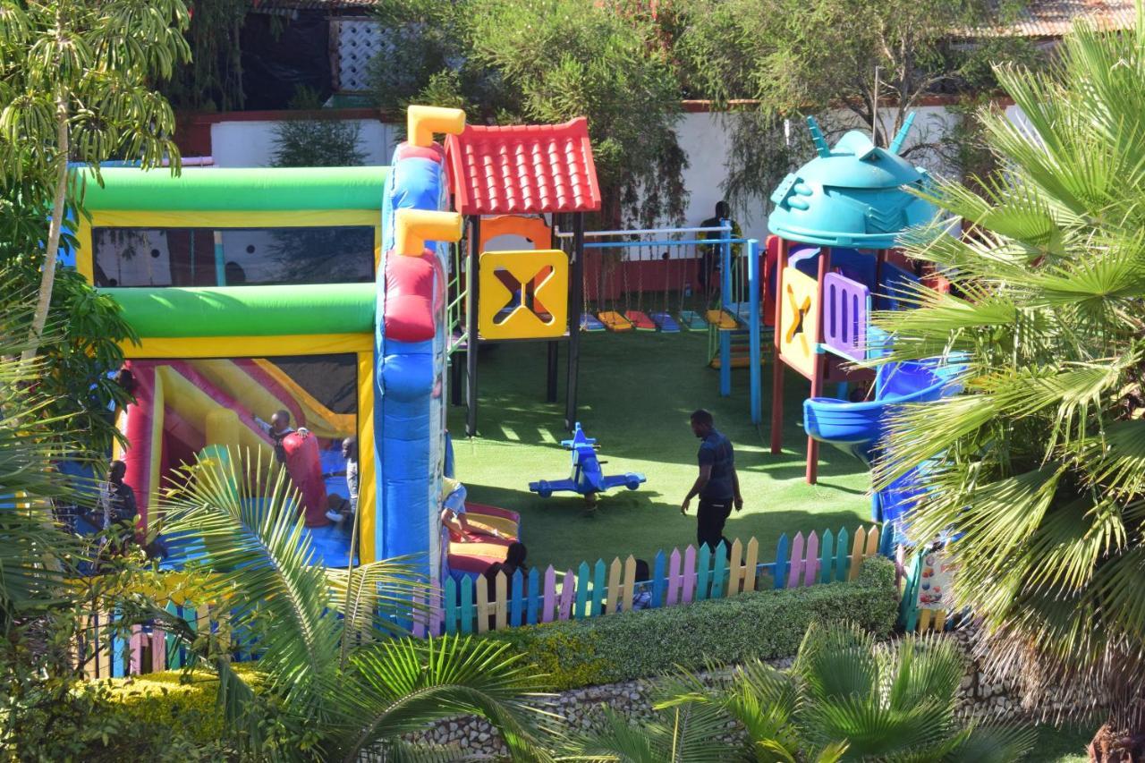 Meru Slopes Hotel Exterior foto