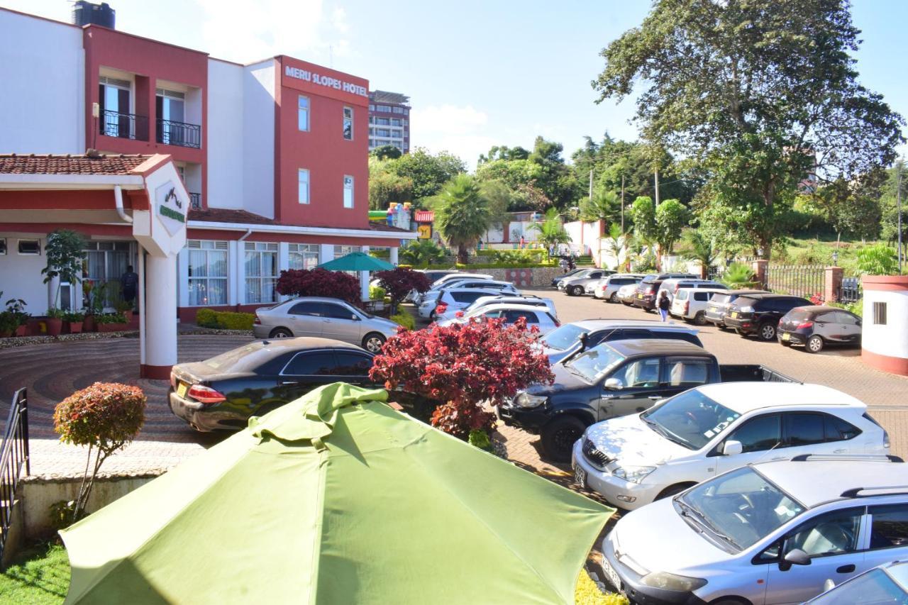 Meru Slopes Hotel Exterior foto