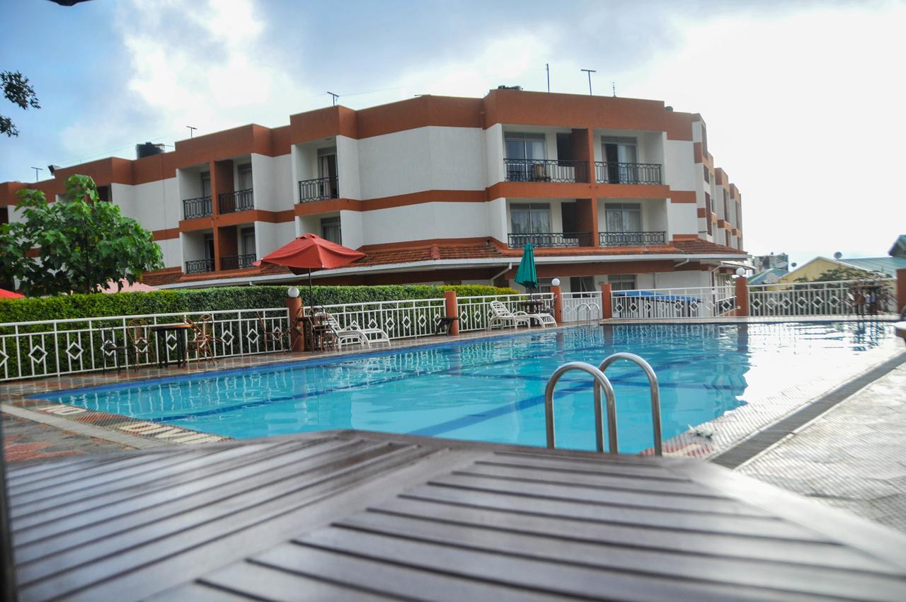 Meru Slopes Hotel Exterior foto
